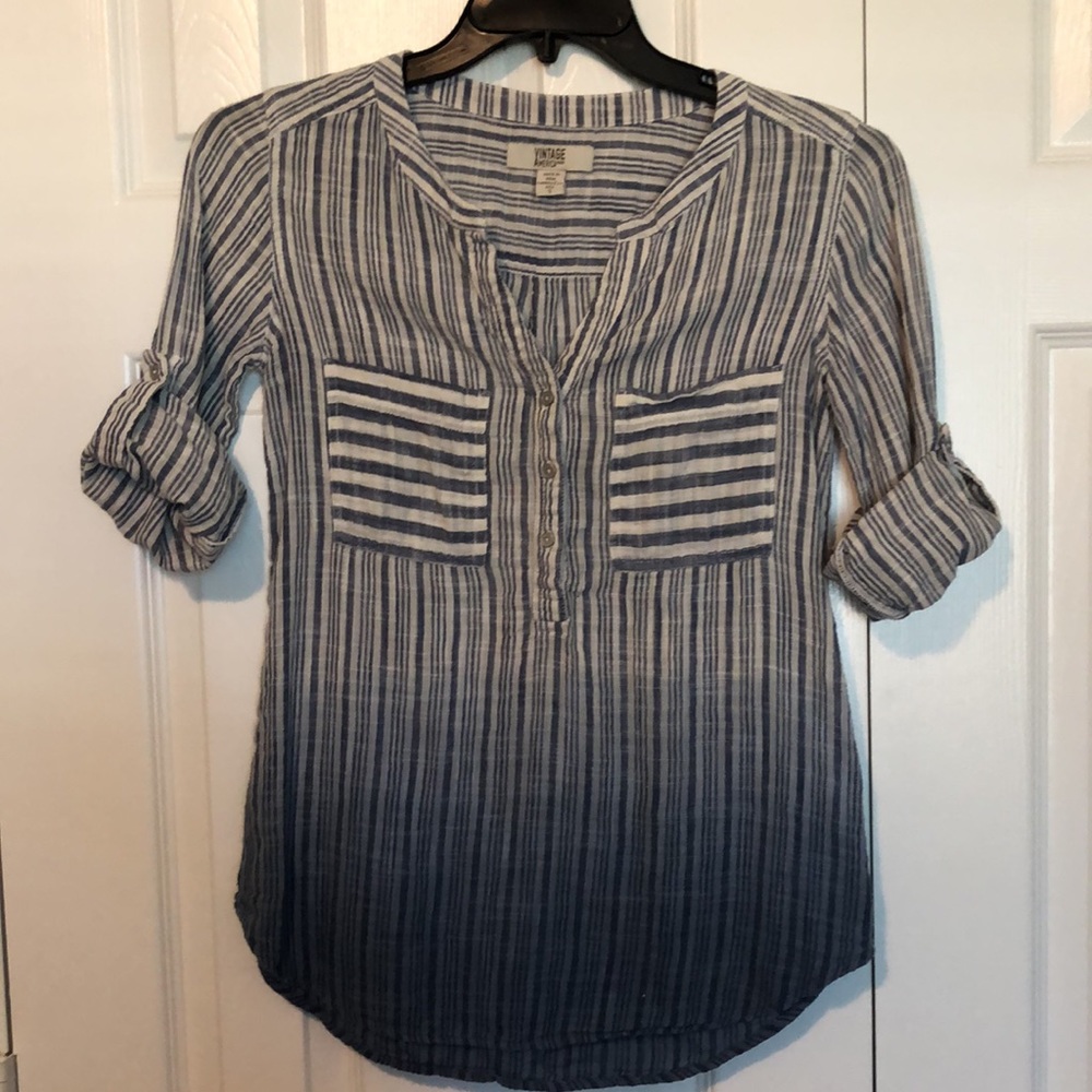Top, Size Small - Picture 3 of 5